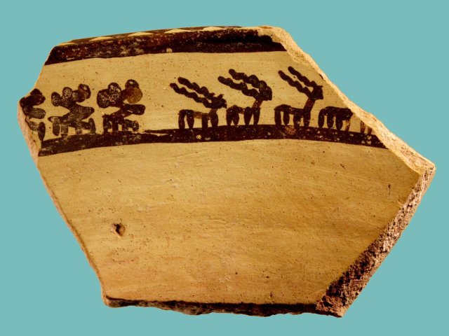 Фрагмент керамики из раскопок на поселении Телль Ваджеф. Источник фото - ИА РАН
