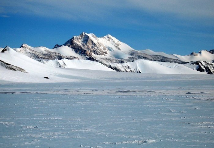 В Антарктиде подо льдом — самый большой каньон на Земле