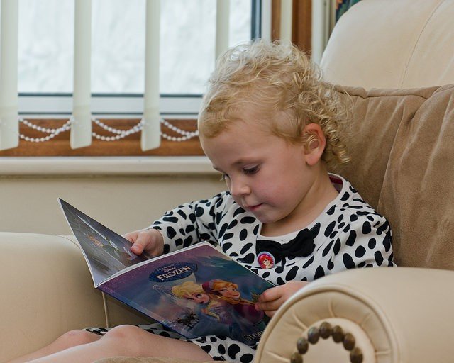 Мозг готовится к чтению еще до того, как ребенок сядет за букварь