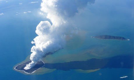 Новый остров образовался в Тихом океане после извержения вулкана