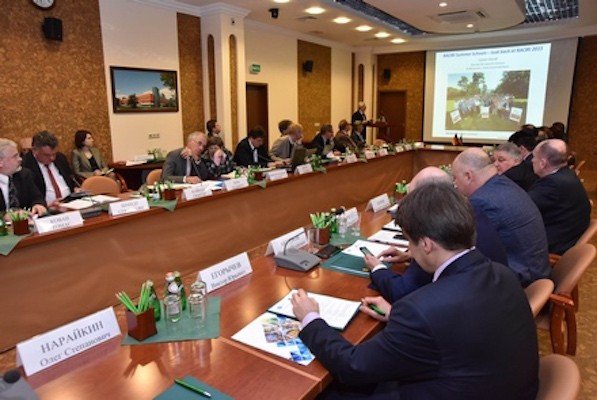 В НИЦ "Курчатовский институт" состоялось заседание Управляющего совета Института Иоффе-Рентгена (ИИР)