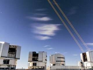 Very Large Telescope обзавелся четырьмя мощными лазерами