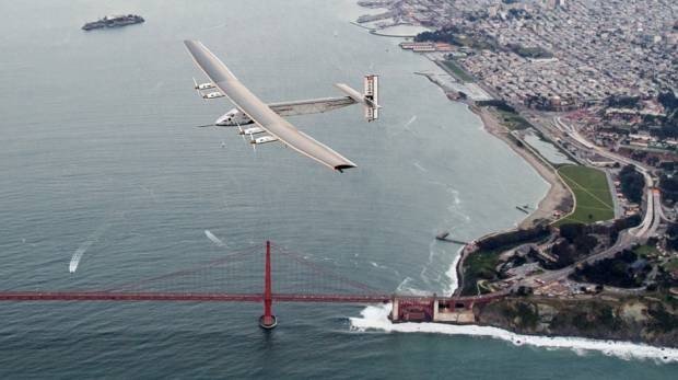 Solar Impulse пересек Тихий океан и приземлился в Калифорнии