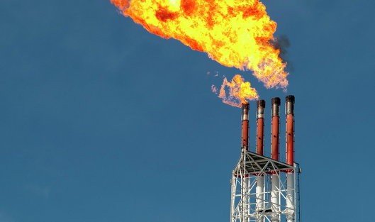 Газовые факелы сжигают впустую 3,5% мирового природного газа