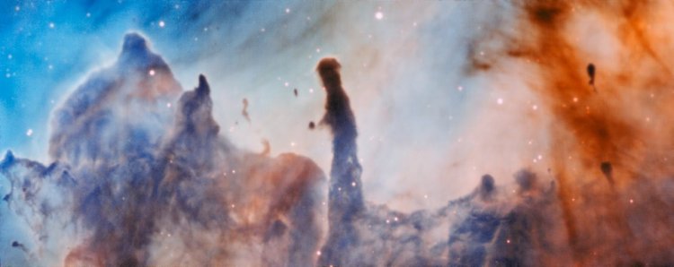 ESO опубликовала снимки столпов в туманности Киля