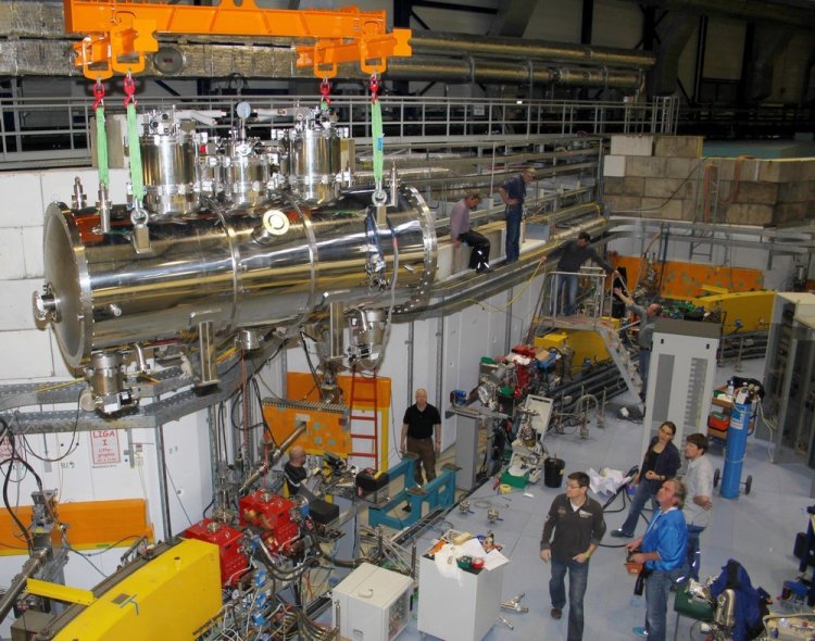 Новосибирские ученые разработали уникальный сверхпроводящий вигглер для ЦЕРН