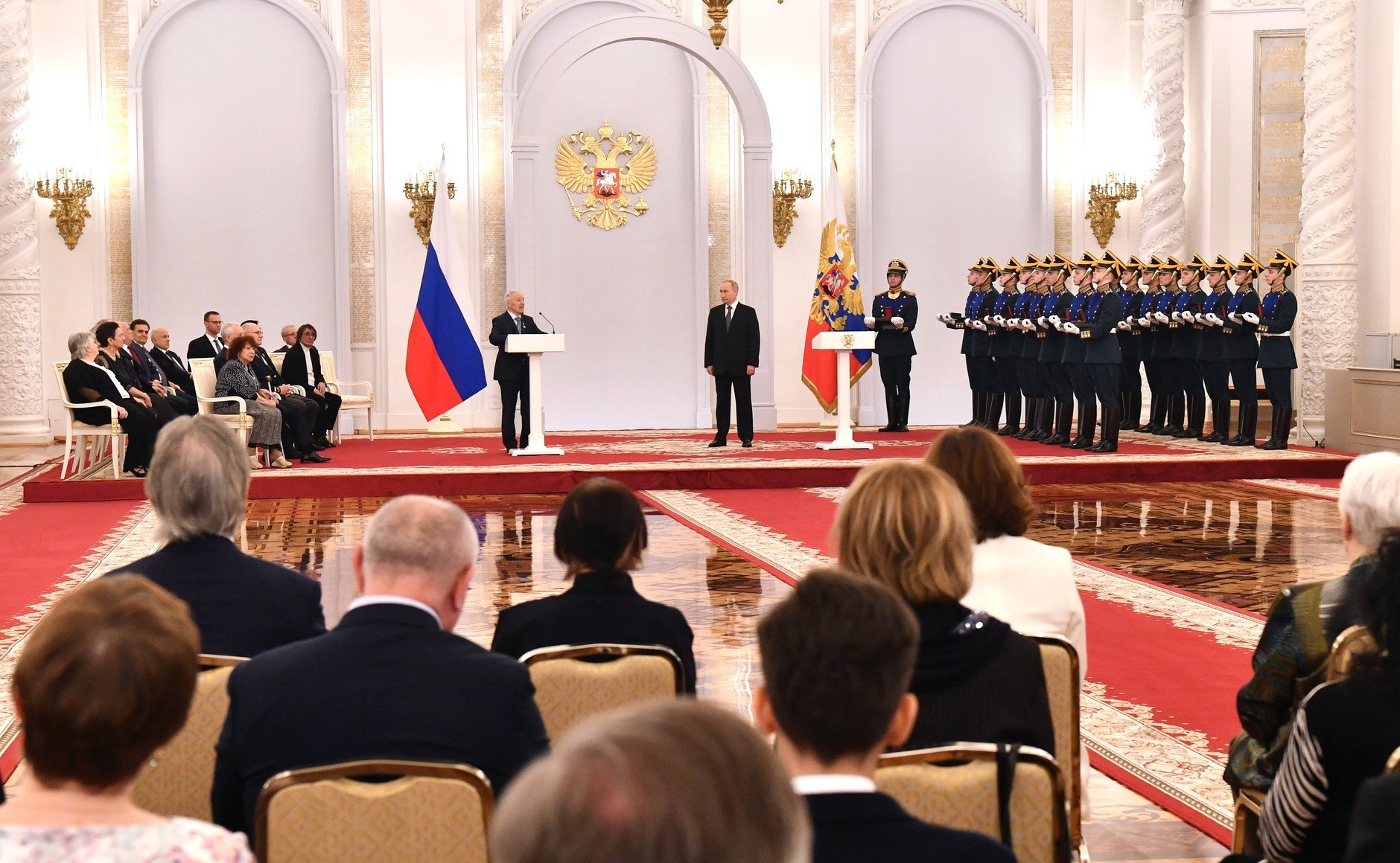 Видео церемонии награждения. Георгиевский зал большого кремлёвского дворца награждение герооев.