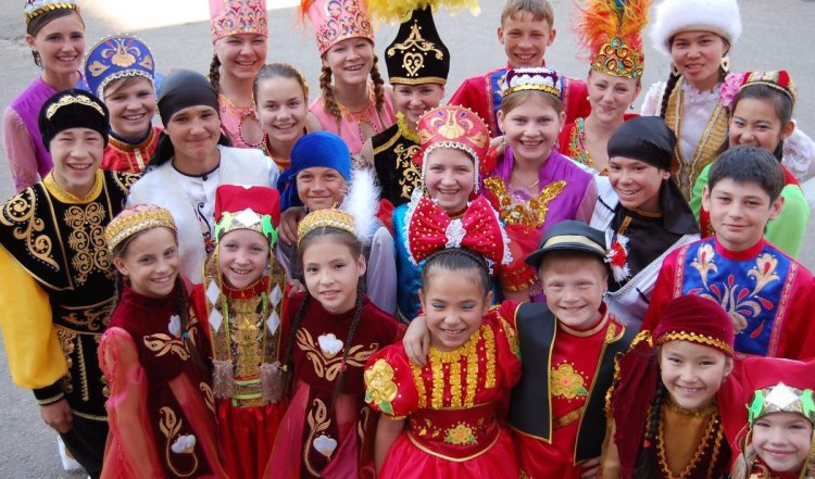 Фото на тему этнического многообразия России. Источник: finnougoria.ru