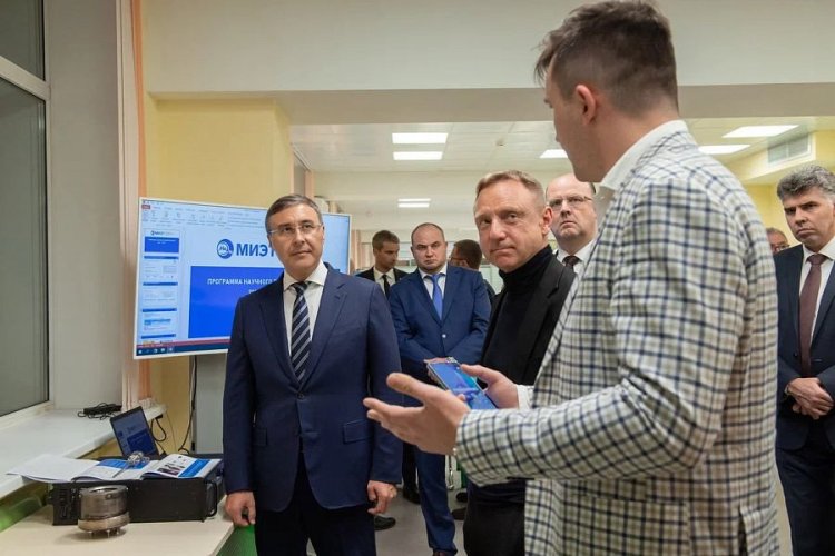Рабочая встреча министра В.Н. Фалькова в МФТИ. Источник фото: Минобрнауки России