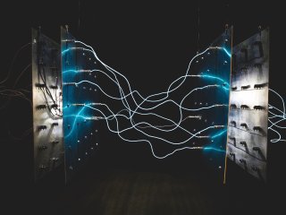 Батарея на химических отходах. Источник: israel palacio / Фотобанк Unsplash 