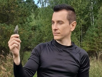 По словам Максима Синицы, 37 млн лет назад зуб принадлежал гигантскому киту-хищнику. Фото из личного архива