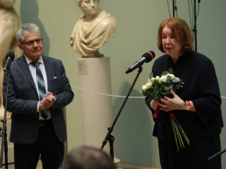 Лауреатов премии OGANESSON–2025 наградили в зале Микеланджело Пушкинского музея. Фото: Николай Малахин / Научная Россия