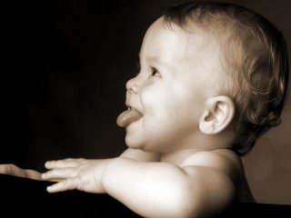 Дети «впитывают» родной язык в первые месяцы жизни