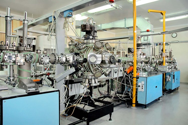 Физики СО РАН разработали материал для генерации лазерного излучения, проникающего сквозь различные вещества
