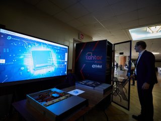 Мощные вычислители и искусственный интеллект: конференция «Суперкомпьютерные дни в России» проходит в МГУ. Фото: Елена Либрик / «Научная Россия»