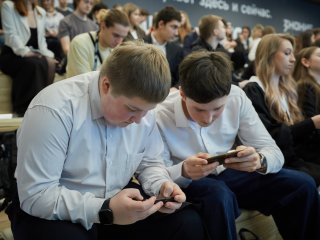 Юбилейный «День влюбленных в науку» памяти Сергея Капицы прошел в Национальном центре «Россия». Фото: Елена Либрик / Научная Россия