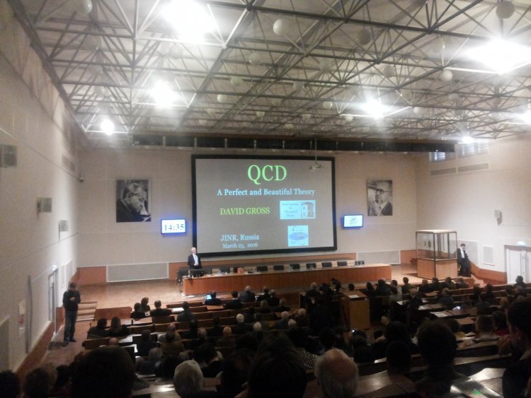 Лекция нобелевского лауреата Дэвида Гросса на закладке строительства коллайдера НИКА