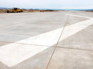 В ДВФУ создали сверхпрочный бетон для взлетно-посадочных полос