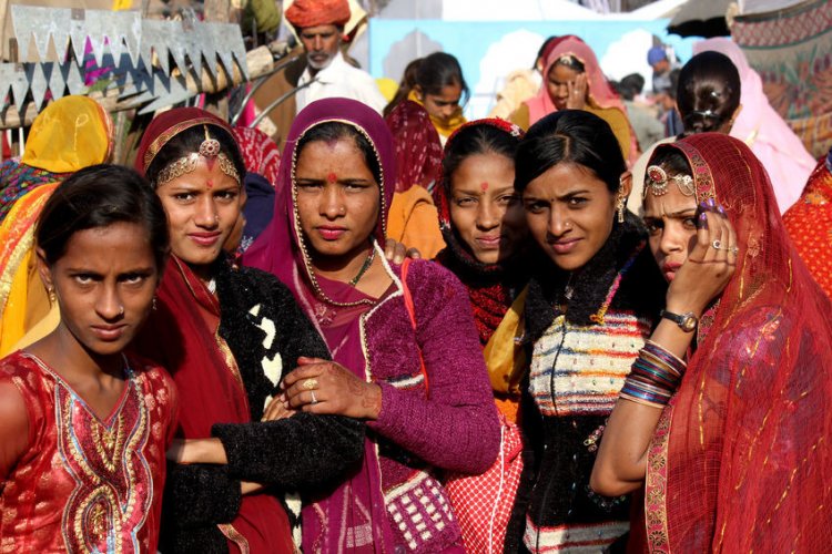 Индия переживает глубокий общественный кризис: растет число женщин-самоубийц