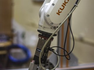 Промышленный робот-манипулятор запущен в ЮФУ…