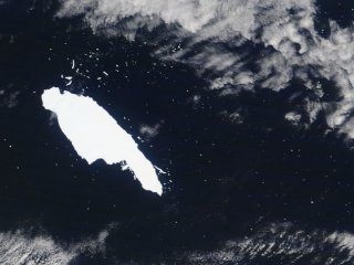 Антарктический «мегаайсберг» A68A выбросил миллиарды тонн пресной воды в океан