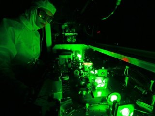 Томские ученые научились наблюдать процессы при максимально ярком свете