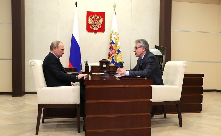 Владимир Путин с президентом РАН Александром Сергеевым. Источник: Сайт Президента России