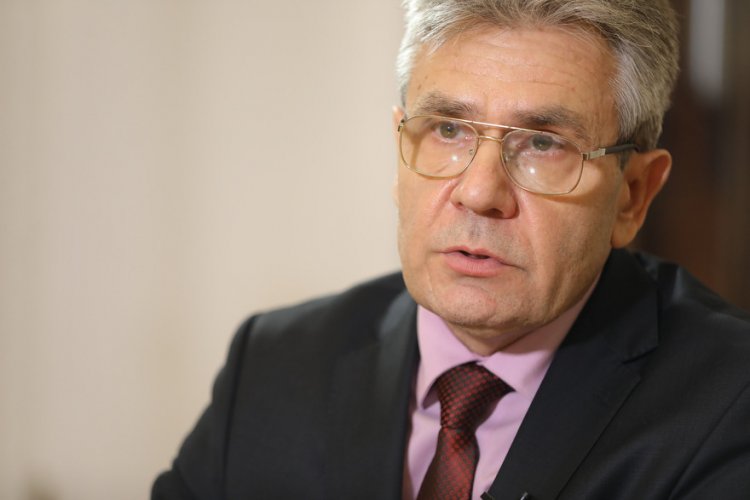 Президент РАН Александр Сергеев пояснил “Ъ FM”, что подразумевал под «отменой ЕГЭ»