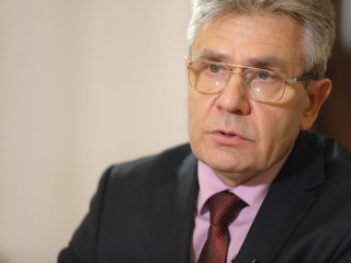 Президент РАН Александр Сергеев пояснил “Ъ FM”, что подразумевал под «отменой ЕГЭ»