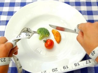 Ученые из Сколтеха и Гарварда выяснили, почему малокалорийная диета продлевает жизнь
