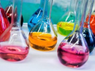 Химики МГУ придумали экологически чистый способ извлекать пищевые красители