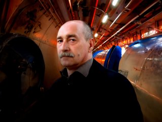 Максим Хлопов — профессор, доктор физико-математических наук, главный научный сотрудник НИИ физики ЮФУ  ©Пресс-служба ЮФУ