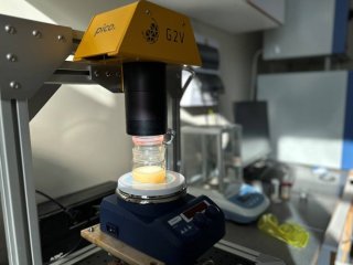 Получение водорода под действием симулятора солнечного излучения с использованием синтезированного фотокатализатора. Источник Ангелина Журенок