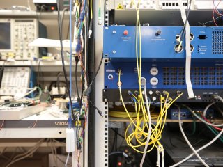 Ученые физического факультета МГУ показали свои разработки в преддверии фестиваля NAUKA 0+. Фото: Ольга Мерзлякова / «Научная Россия»