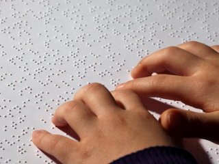 Слепые используют зрительную кору мозга для работы с числами