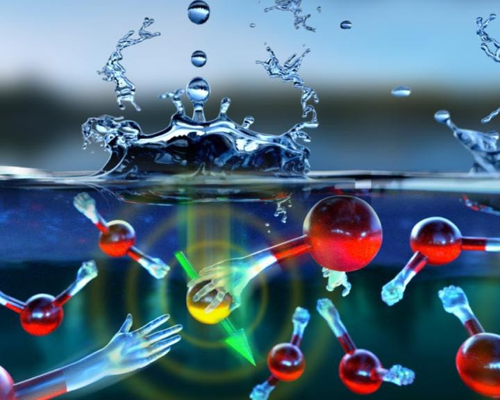 Энергию входа электрона в воду впервые измерили экспериментально