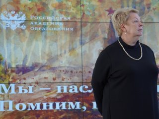 Выставка детских рисунков о войне и Победе открылась во Дворце пионеров. Фото: Никита Ланской / Научная Россия