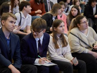 Юбилейный «День влюбленных в науку» памяти Сергея Капицы прошел в Национальном центре «Россия». Фото: Елена Либрик / Научная Россия