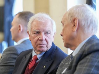 Президиум РАН заслушал доклады лауреатов Государственных премий в области науки и технологий 2025 г. Источник фото: Российская академия наук