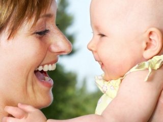 Материнский голос активирует мозг ребенка и помогает развитию коммуникативных навыков