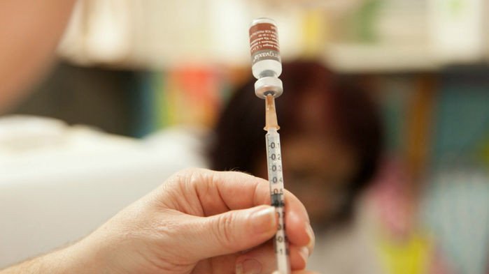 Фармацевтическая компания предупреждает об опасности вакцины против лихорадки денге