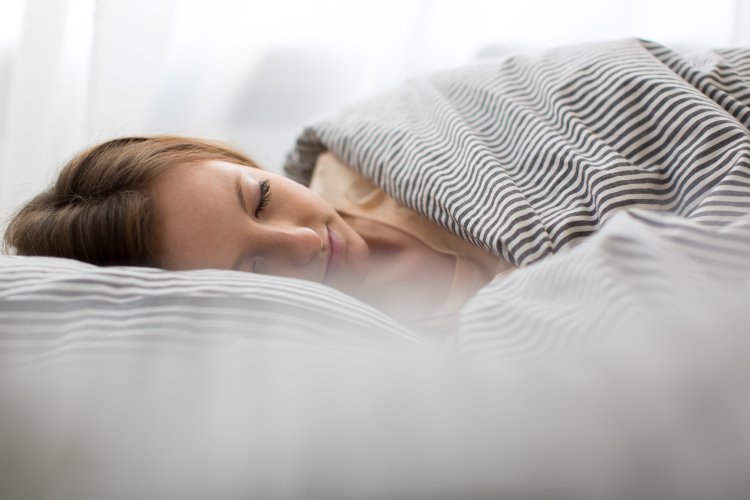 Ранний отход ко сну улучшает психическое здоровье. Фото: ru.123rf.com