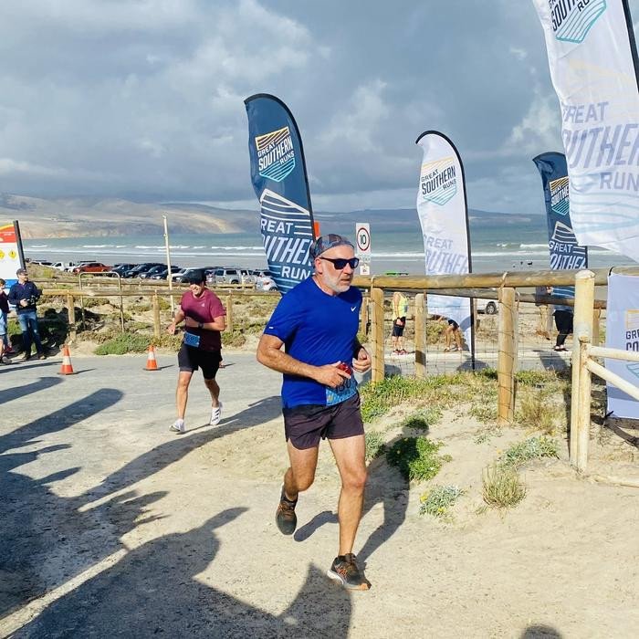 Бег для удовольствия — один из самых популярных видов спорта в мире, но он также сопряжён с высоким риском получения травм, особенно для тех, кто плохо спит. Фото: University of South Australia / Jan de Jonge