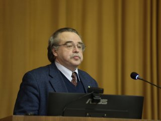 Академику Фортову — 80 лет! В ОИВТ РАН открылась мемориальная доска в память о великом ученом. Фото: Ольга Мерзлякова / Научная Россия