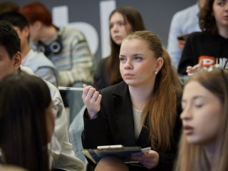 Юбилейный «День влюбленных в науку» памяти Сергея Капицы прошел в Национальном центре «Россия». Фото: Елена Либрик / Научная Россия