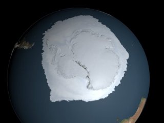Движение антарктических льдов играет важную роль в циркуляции мирового океана