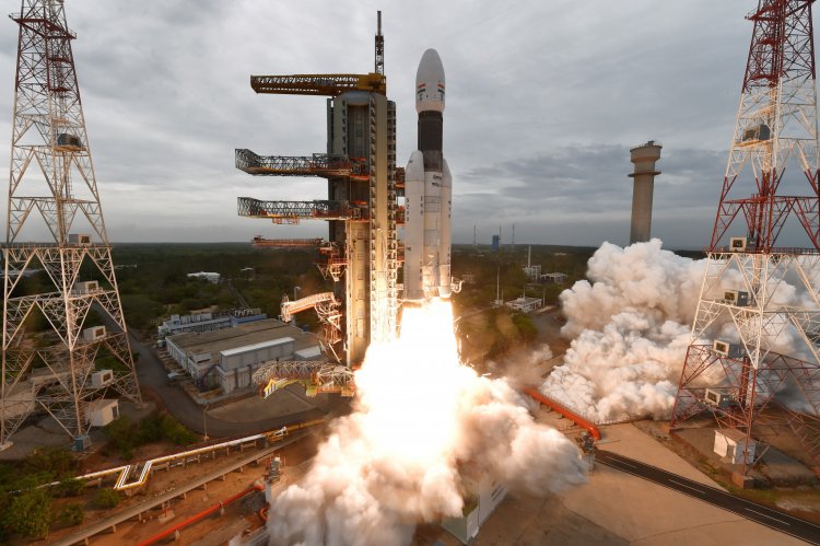 Индийская межпланетная станция «Чандраян-2» отправилась на Луну