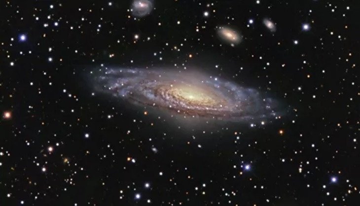 Спиральная галактика NGC 7331 и ее окружение/ © NASA / R. Jay GaBany (Cosmotography.com)