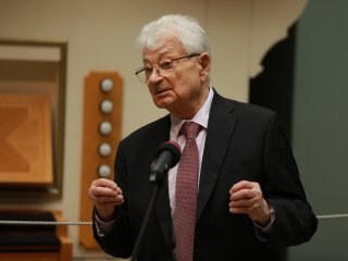 Лауреатов премии OGANESSON–2025 наградили в зале Микеланджело Пушкинского музея. Фото: Николай Малахин / Научная Россия