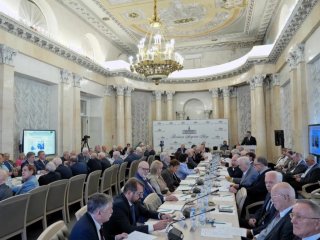 Президиум РАН заслушал доклады лауреатов Государственных премий в области науки и технологий 2025 г. Источник фото: Российская академия наук